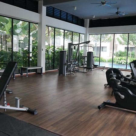 Friends & Family Apartment At Midhill Genting 8Pax Free Wifi Genting Highlands Exterior photo