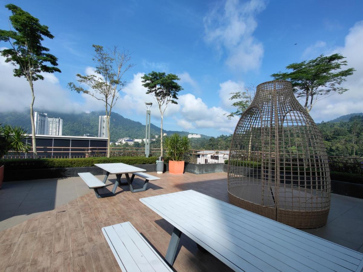 Friends & Family Apartment At Midhill Genting 8Pax Free Wifi Genting Highlands Exterior photo