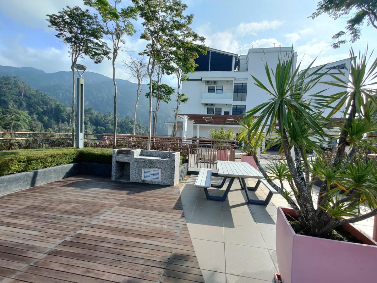 Friends & Family Apartment At Midhill Genting 8Pax Free Wifi Genting Highlands Exterior photo