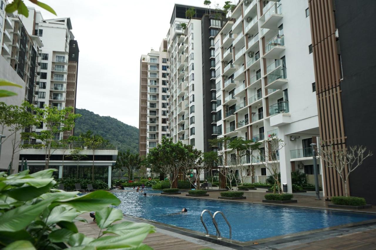 Friends & Family Apartment At Midhill Genting 8Pax Free Wifi Genting Highlands Exterior photo